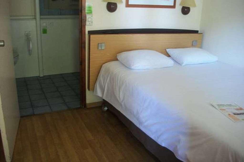 Kyriad Tarbes Bastillac Szoba fotó